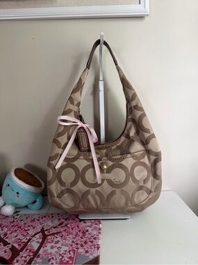 Coach | Bags | Vintage Coach Hamptons Leather Buckle Hobo 7548